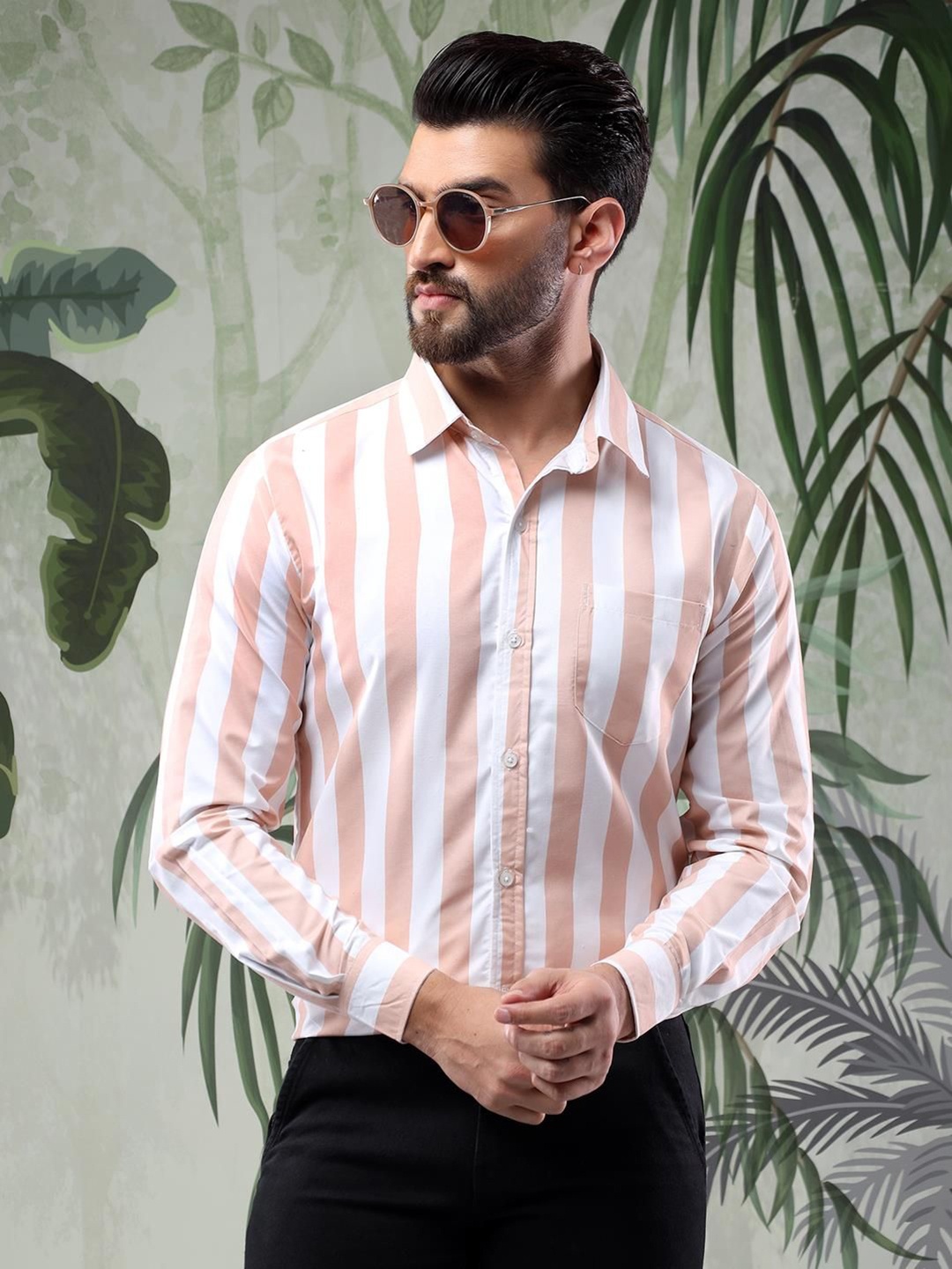 

Kotty Men Spread Collar Vertical Striped Casual Shirt, White