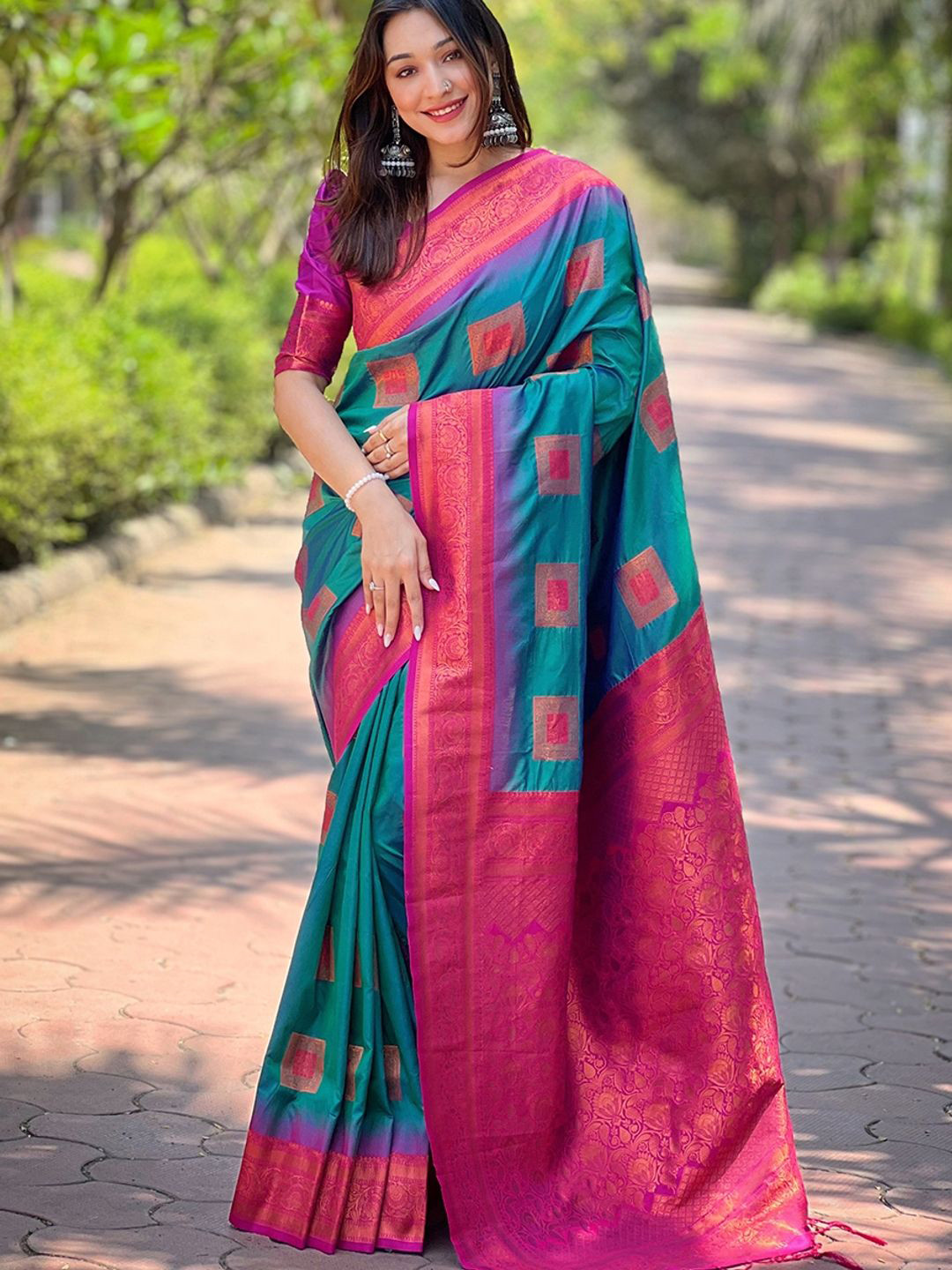 

Suha Art Silk Kanjeevaram Saree, Green