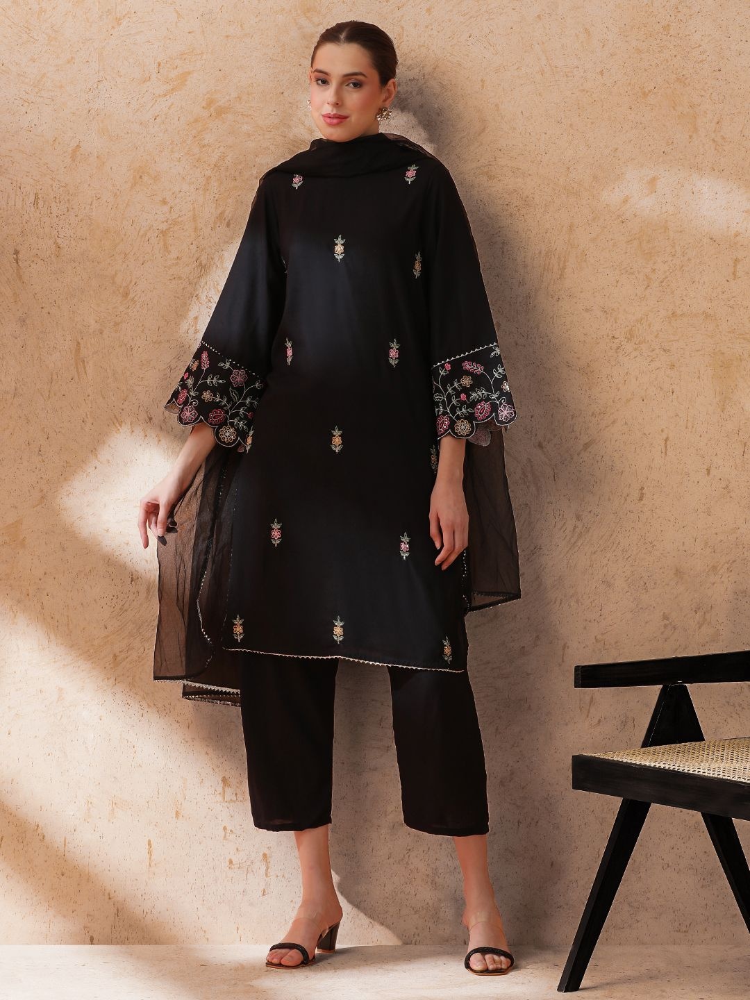 

STYLEBAAZI Floral Embroidered Round Neck Sequinned Straight Kurta With Trouser & Dupatta, Black