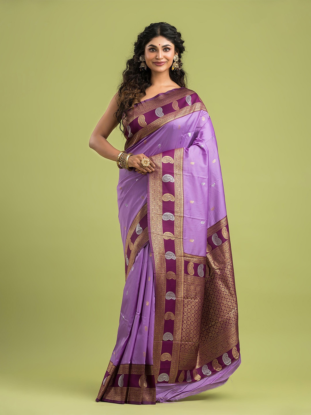 

Dheu Woven Design Zari Silk Blend Kanjeevaram Saree, Purple
