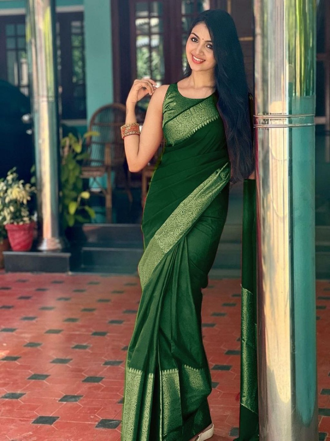 

KALINI Woven Design Zari Pure Silk Banarasi Saree, Green