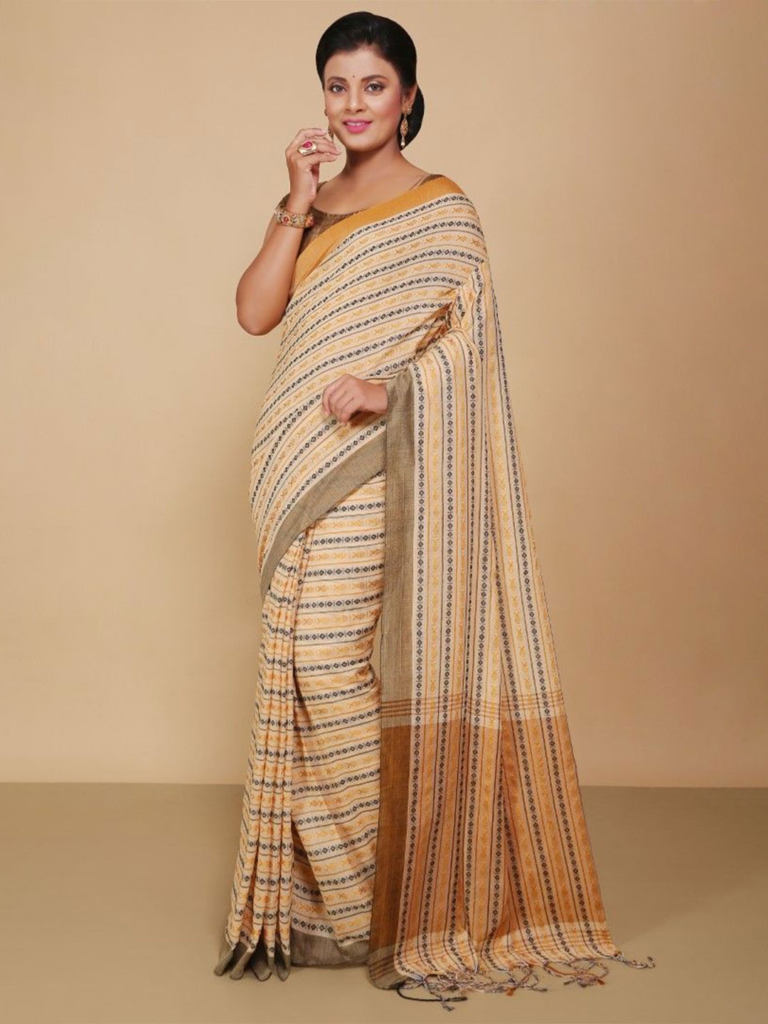 

BENGAL HANDLOOM Woven Design Art Silk Taant Saree, Beige