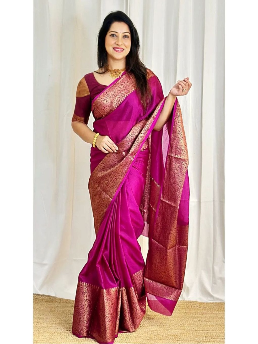 

KALINI Zari Kanjeevaram Saree, Fuchsia