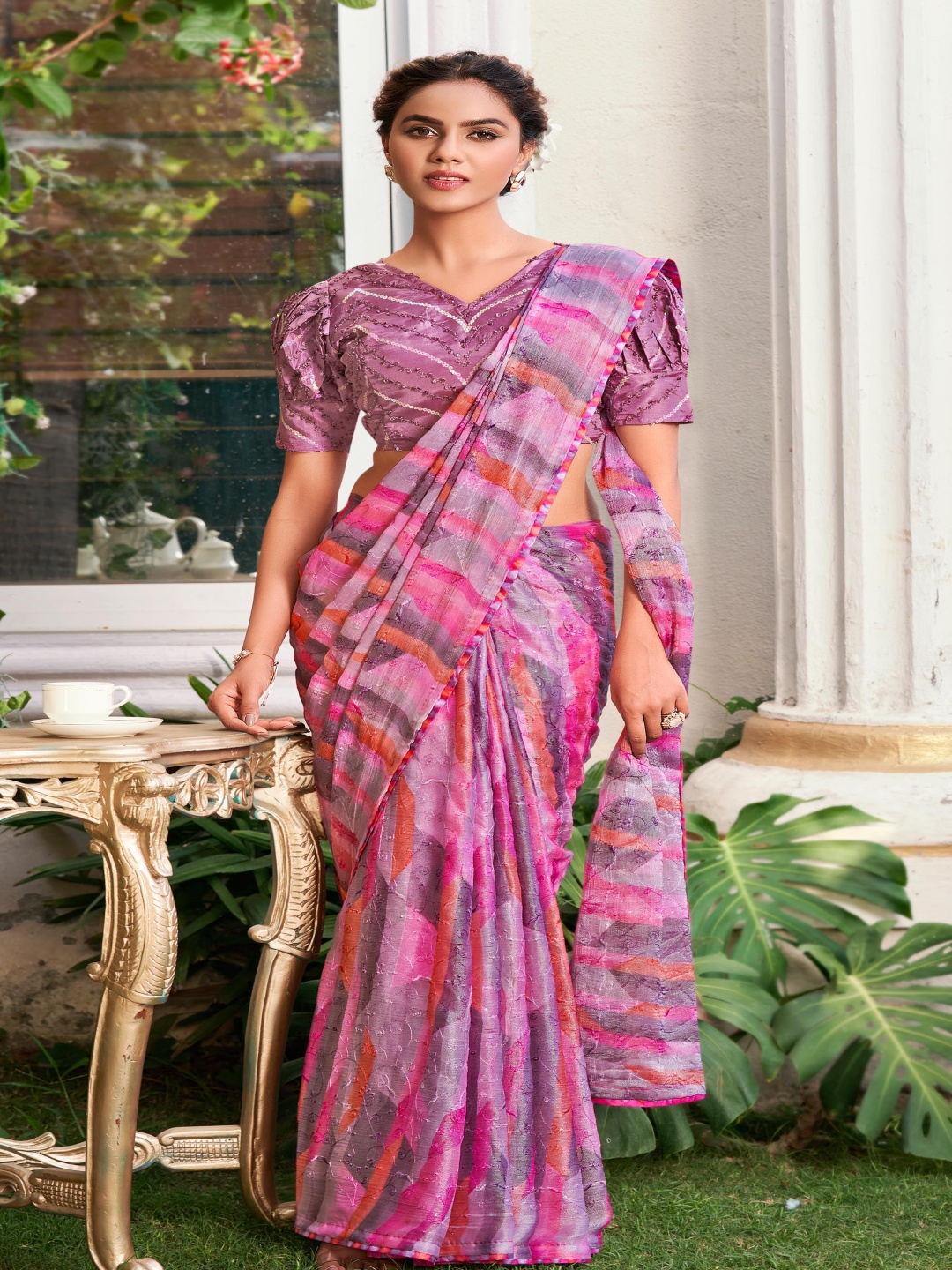 

Panzora Striped Brasso Saree, Purple