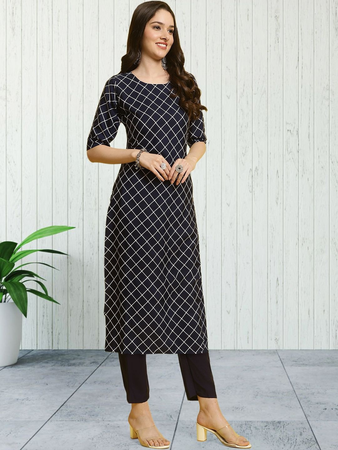 

7Threads Checked Printed Round Neck Kurta With Trouser, Blue