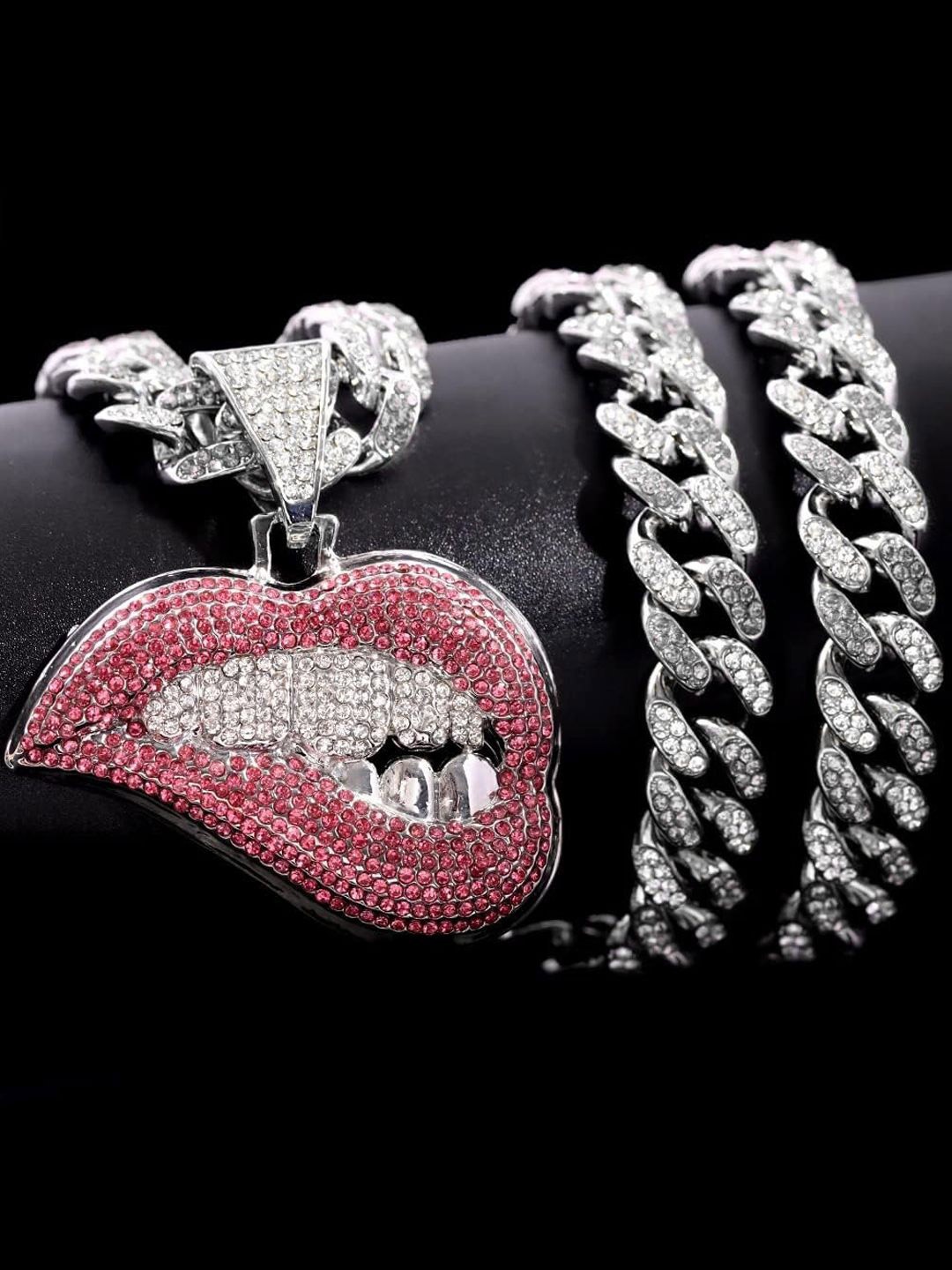 

FIMBUL Men Silver-Plated CZ-Studded Stainless Steel Hip Hop Bite Lip Shape Pendant Chain