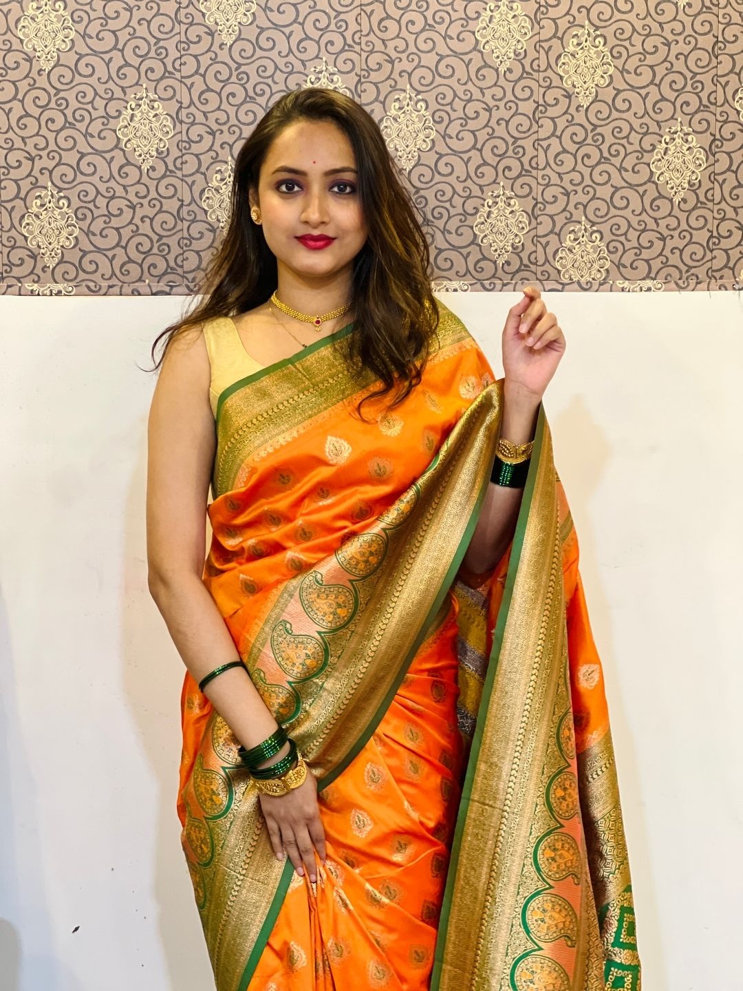 

Suha Woven Design Zari Art Silk Kanjeevaram Saree, Orange