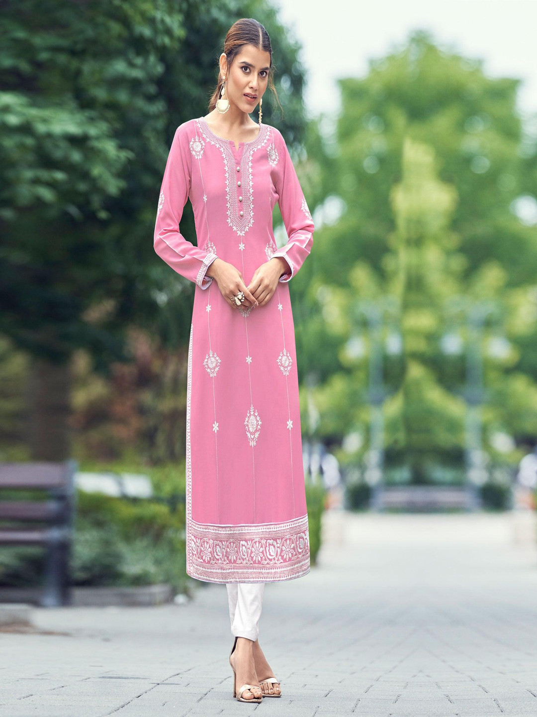 

Peachmode Embroidered Straight Kurta, Pink