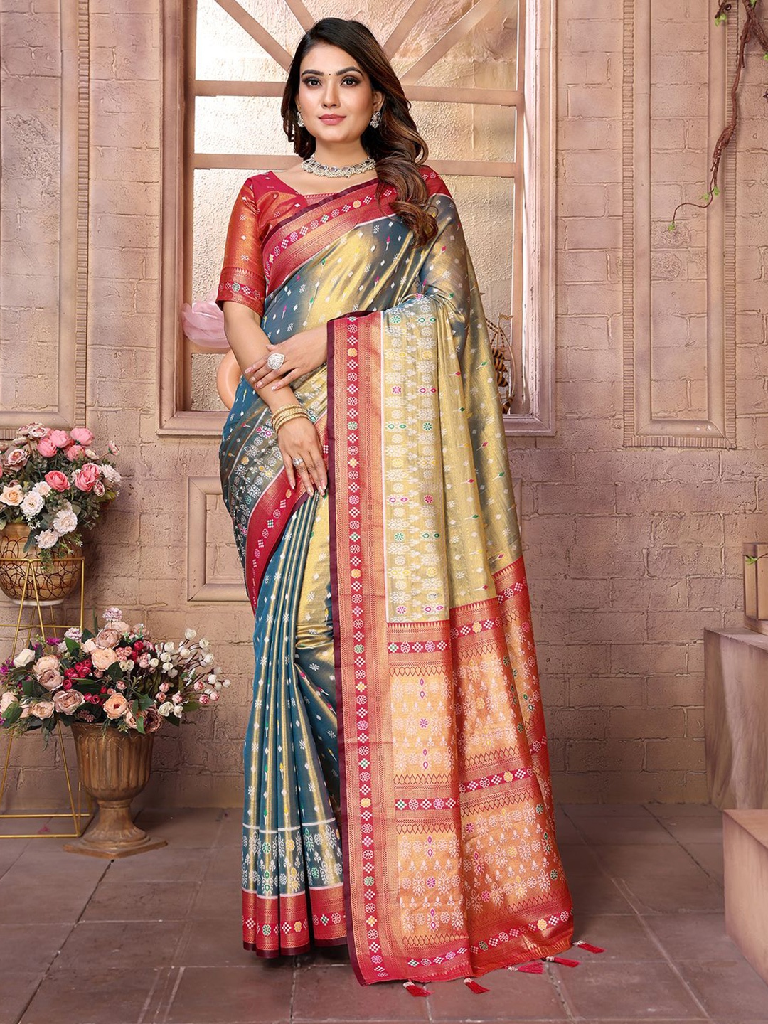 

Panzora Woven Design Zari Silk Blend Banarasi Saree, Grey