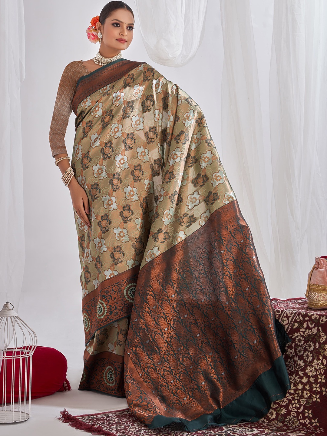 

Fashion Ritmo Floral Pure Silk Saree, Brown