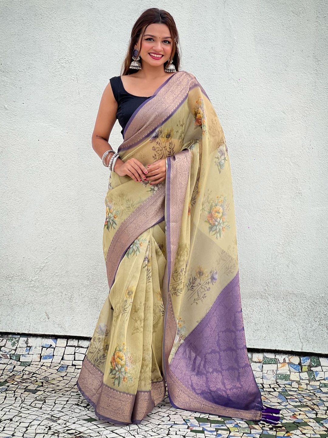 

Suha Art Silk Kanjeevaram Saree, Khaki