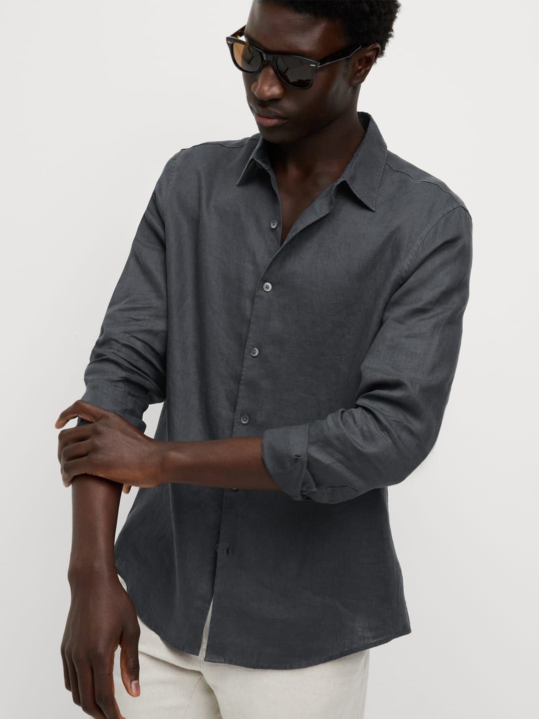 

Marks & Spencer Men Spread Collar Solid Linen Casual Shirt, Grey