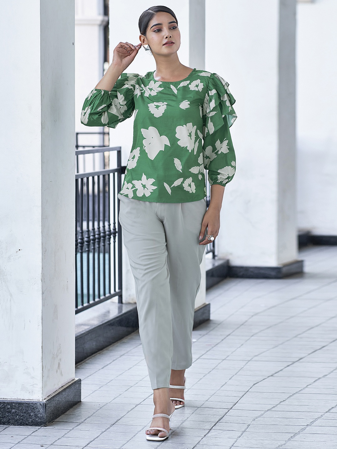 

Selvia Floral Print Crepe Top, Green