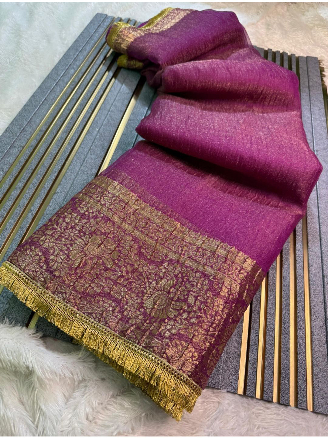 

DIVASTRI Ethnic Motifs Tissue Banarasi Saree, Burgundy