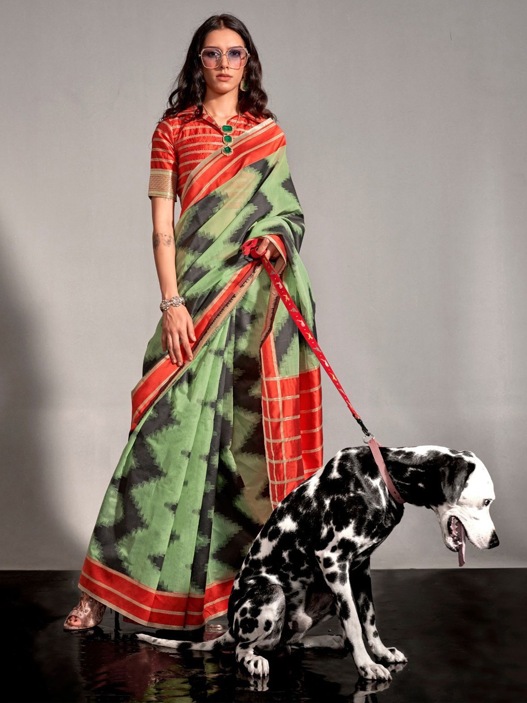 

ODETTE Silk Blend Saree, Green