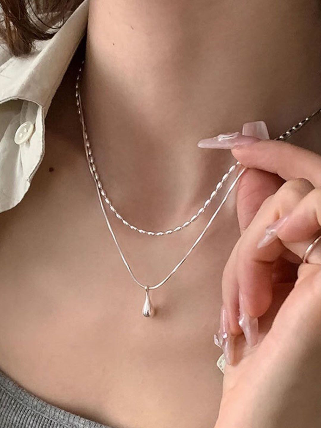 

StyleCast Silver-Toned & White Layered Elegant Minimal Chain