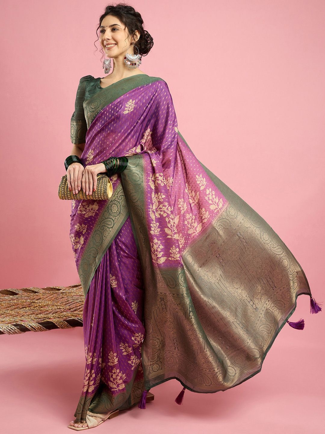 

Sangria Woven Design Sungudi Saree With Blouse Piece, Magenta