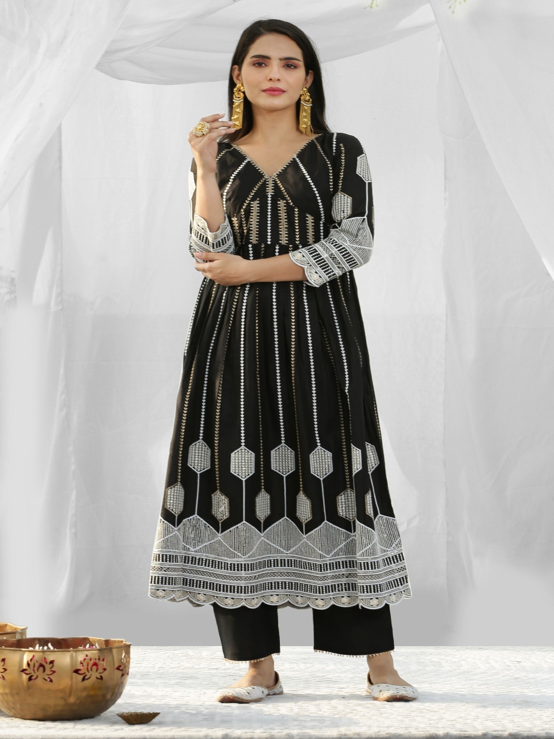 

SEW Striped Embroidered Gotta Patti V-Neck Pure Cotton A-Line Kurta With Trousers, Black