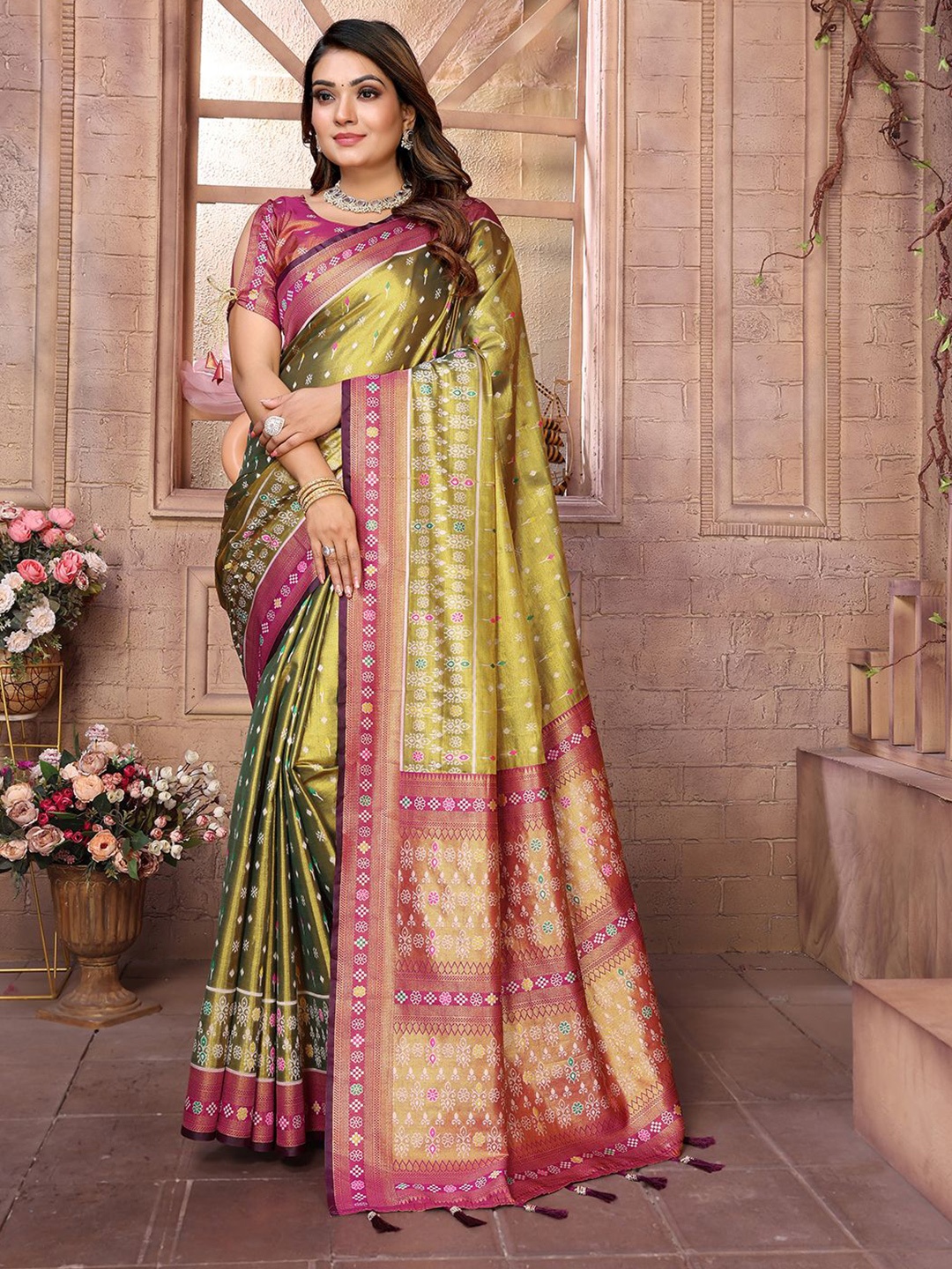 

Panzora Woven Design Zari Silk Blend Banarasi Saree, Green