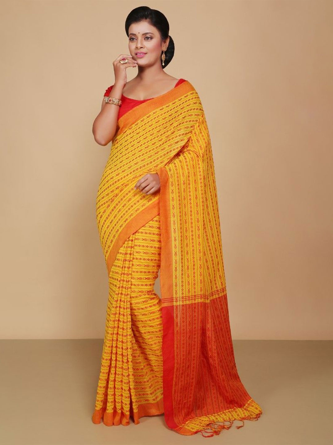 

BENGAL HANDLOOM Ethnic Motifs Art Silk Taant Saree, Yellow