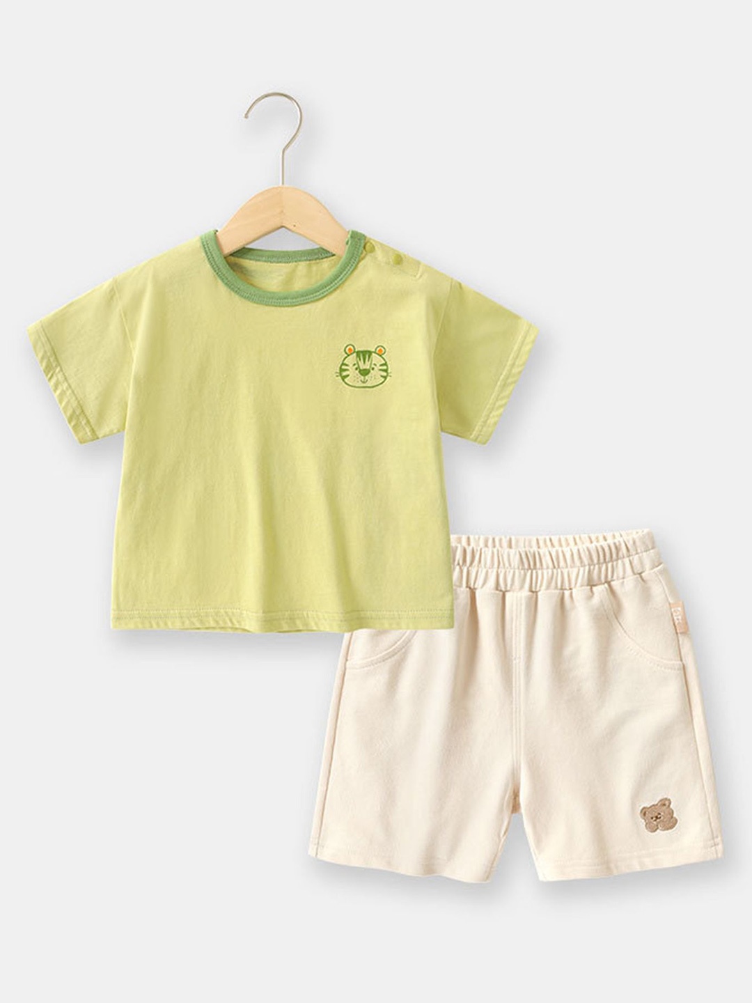 

LULU & SKY Boys Printed Pure Cotton T-Shirt With Shorts, Yellow