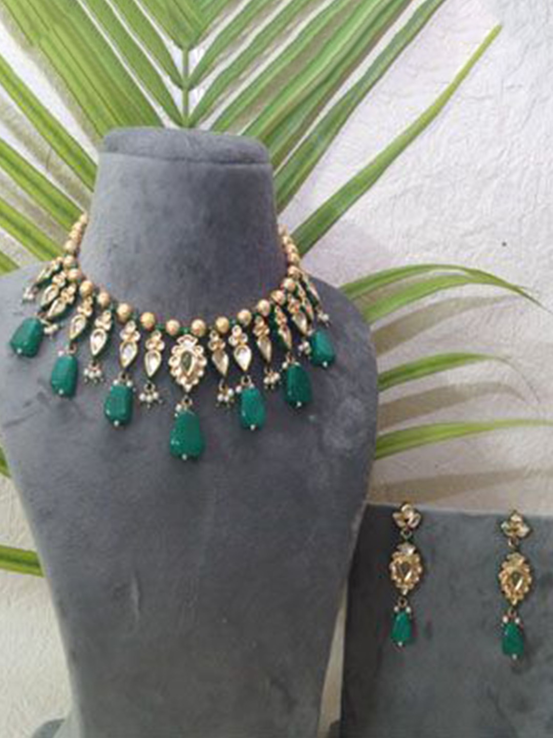 

STYLE DECO Gold-Plated Kundan Stone Studded & Beaded Jewellery Set