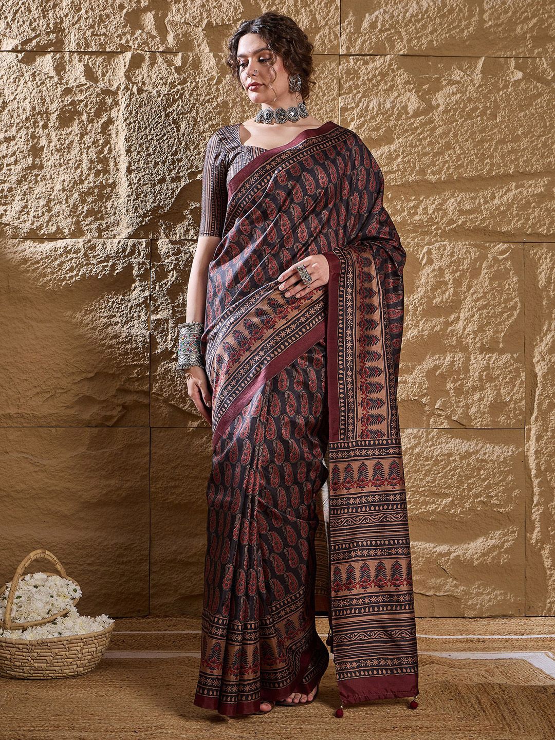 

Anouk Ethnic Motifs Silk Blend Designer Bagru Saree, Black