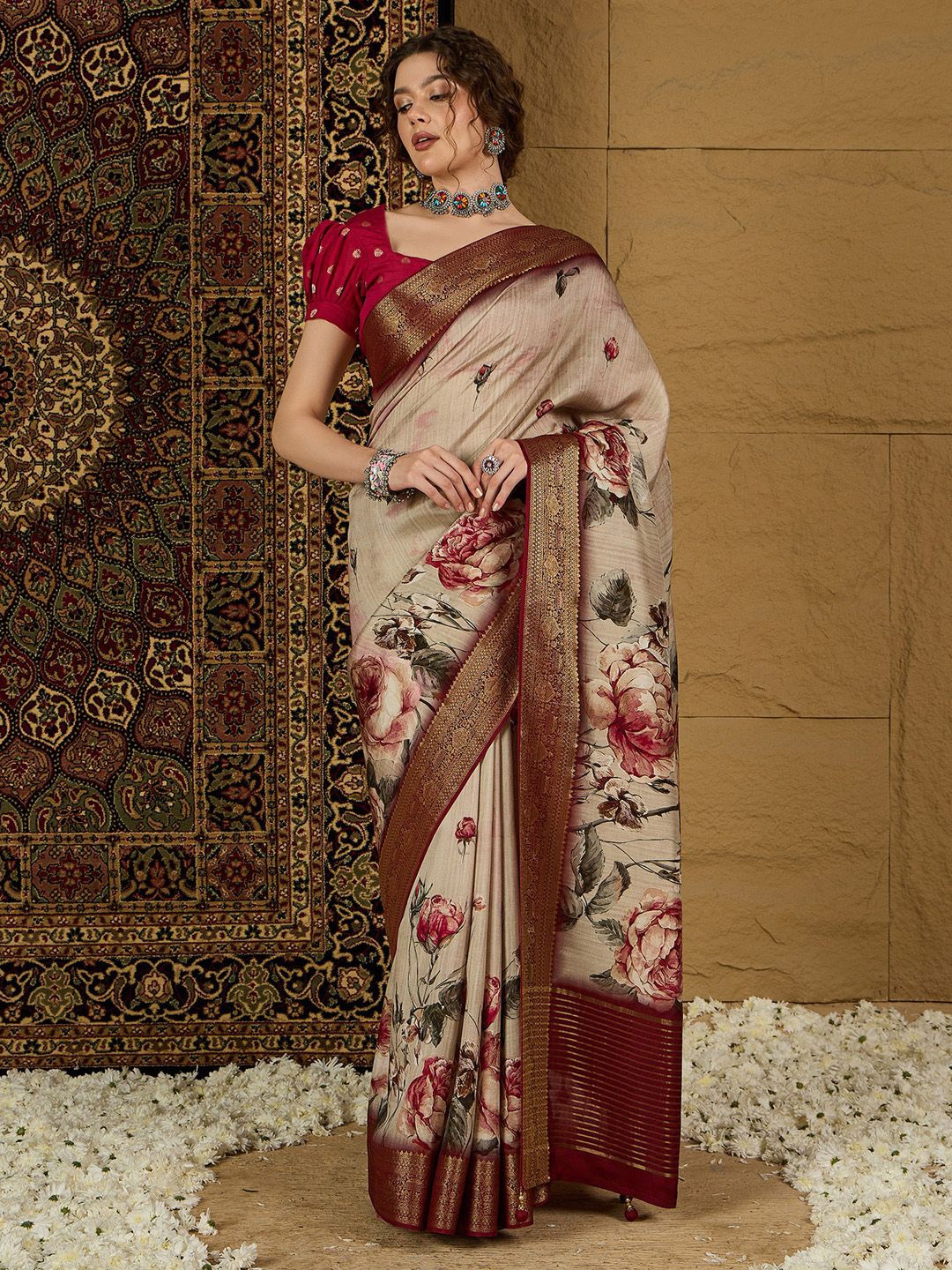 

Anouk Floral Zari Silk Blend Sungudi Saree, Beige