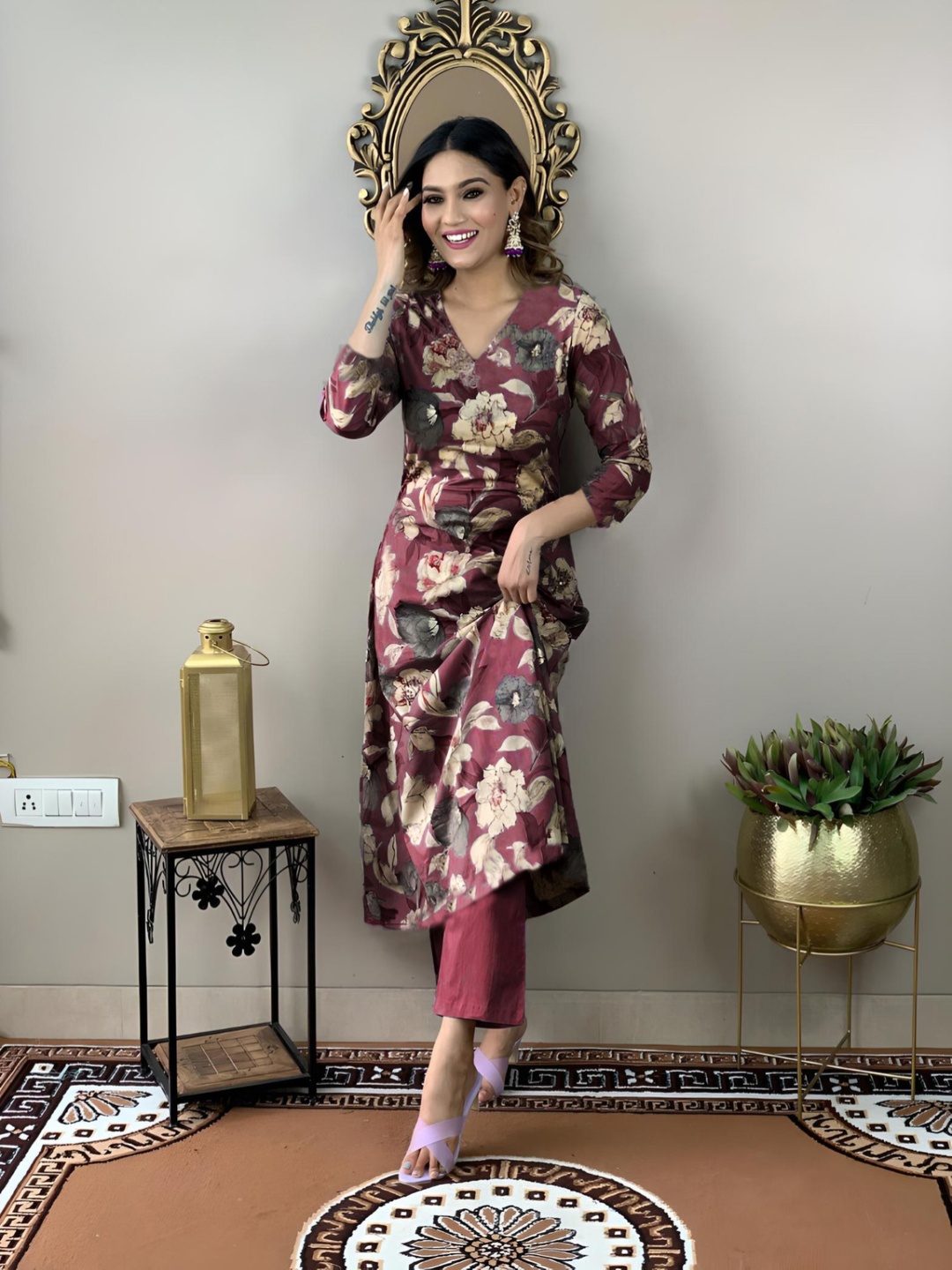 

Anni Designer Women Ethnic Motifs Printed Regular Kurta with Trousers, Maroon