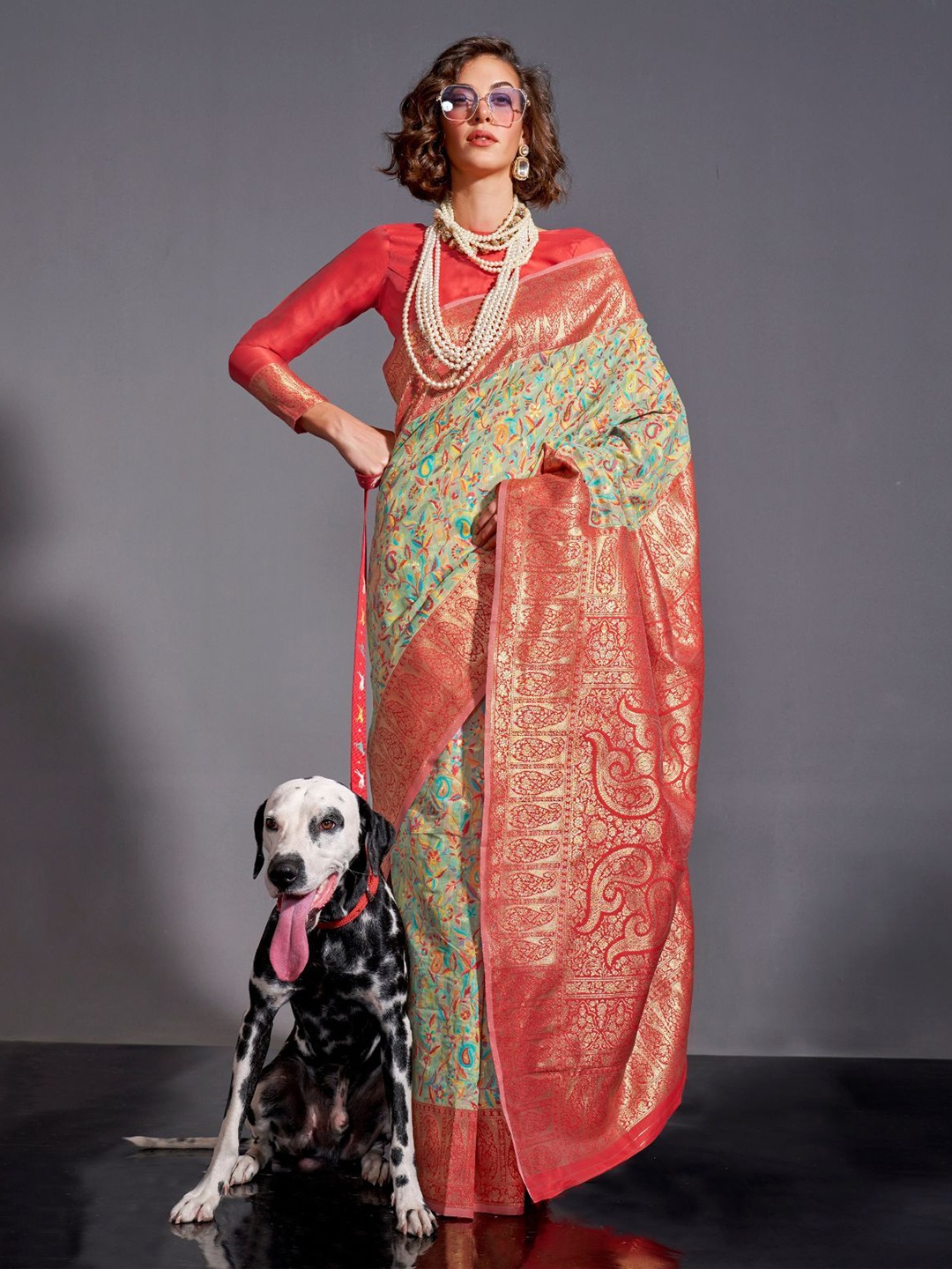 

ODETTE Woven Design Saree, Green