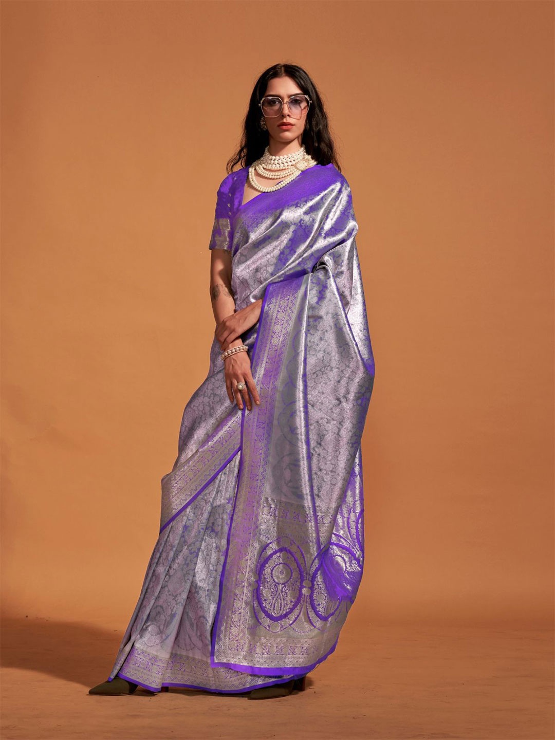 

ODETTE Woven Design Zari Silk Blend Saree, Purple