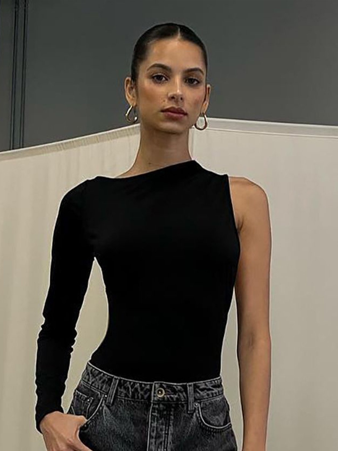 

LULU & SKY One Shoulder Top, Black