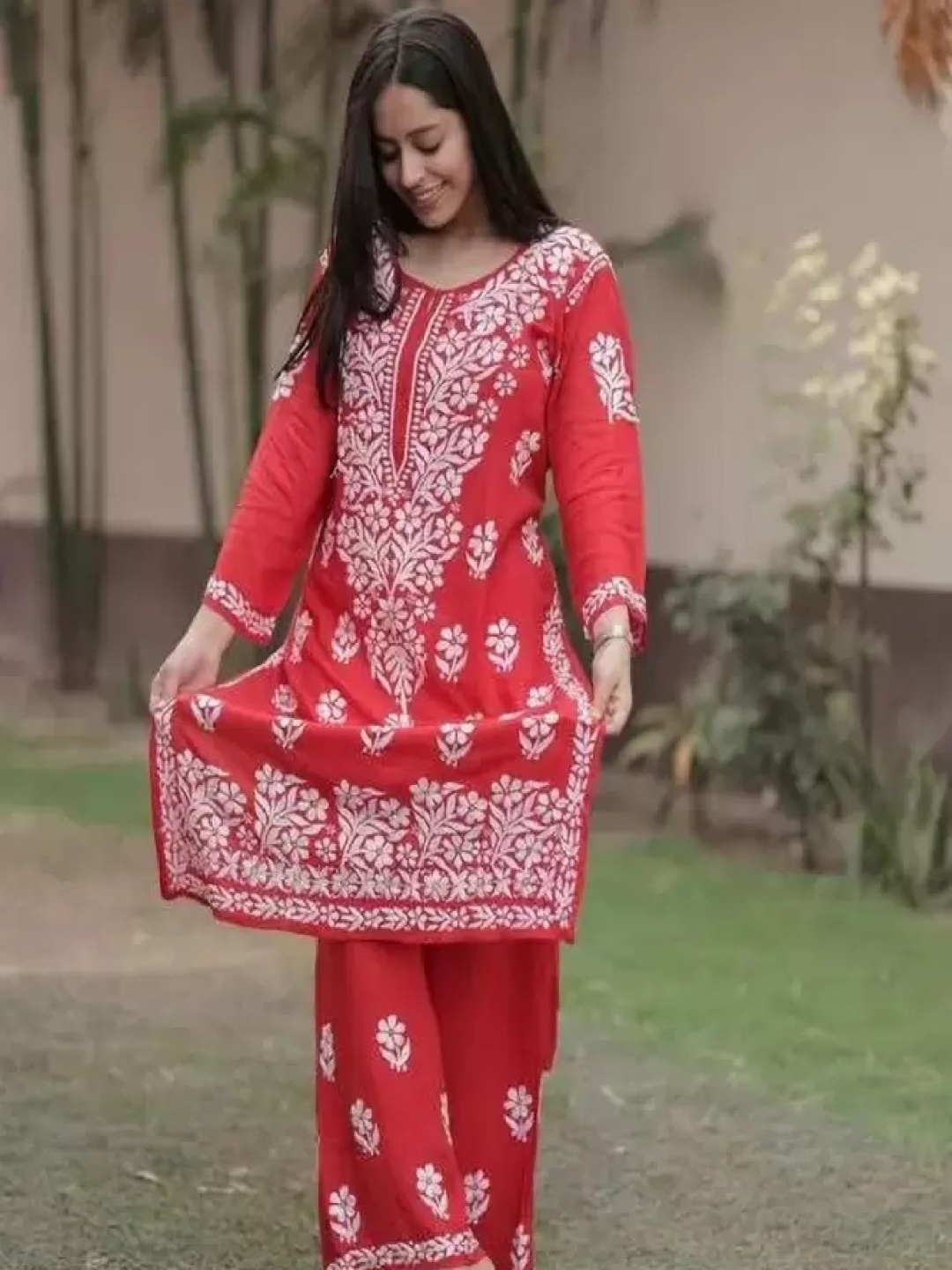 

Rujave Floral Embroidered Lucknowi Chikankari Kurta with Palazzos, Red