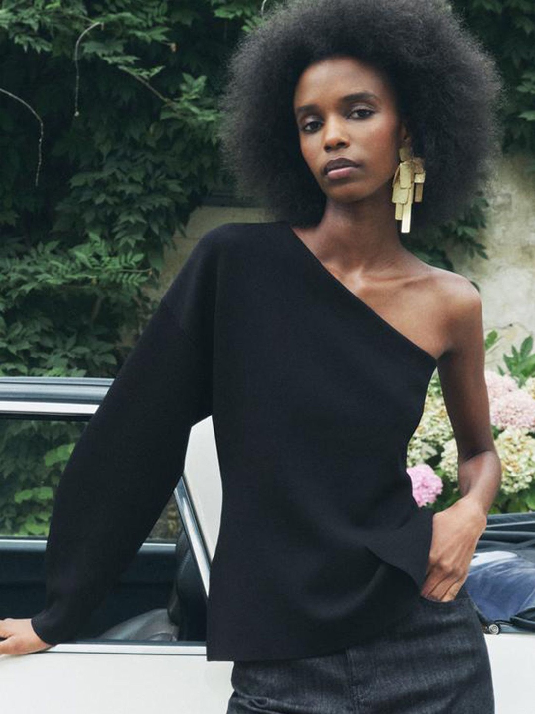 

LULU & SKY One Shoulder Bell Sleeve Top, Black