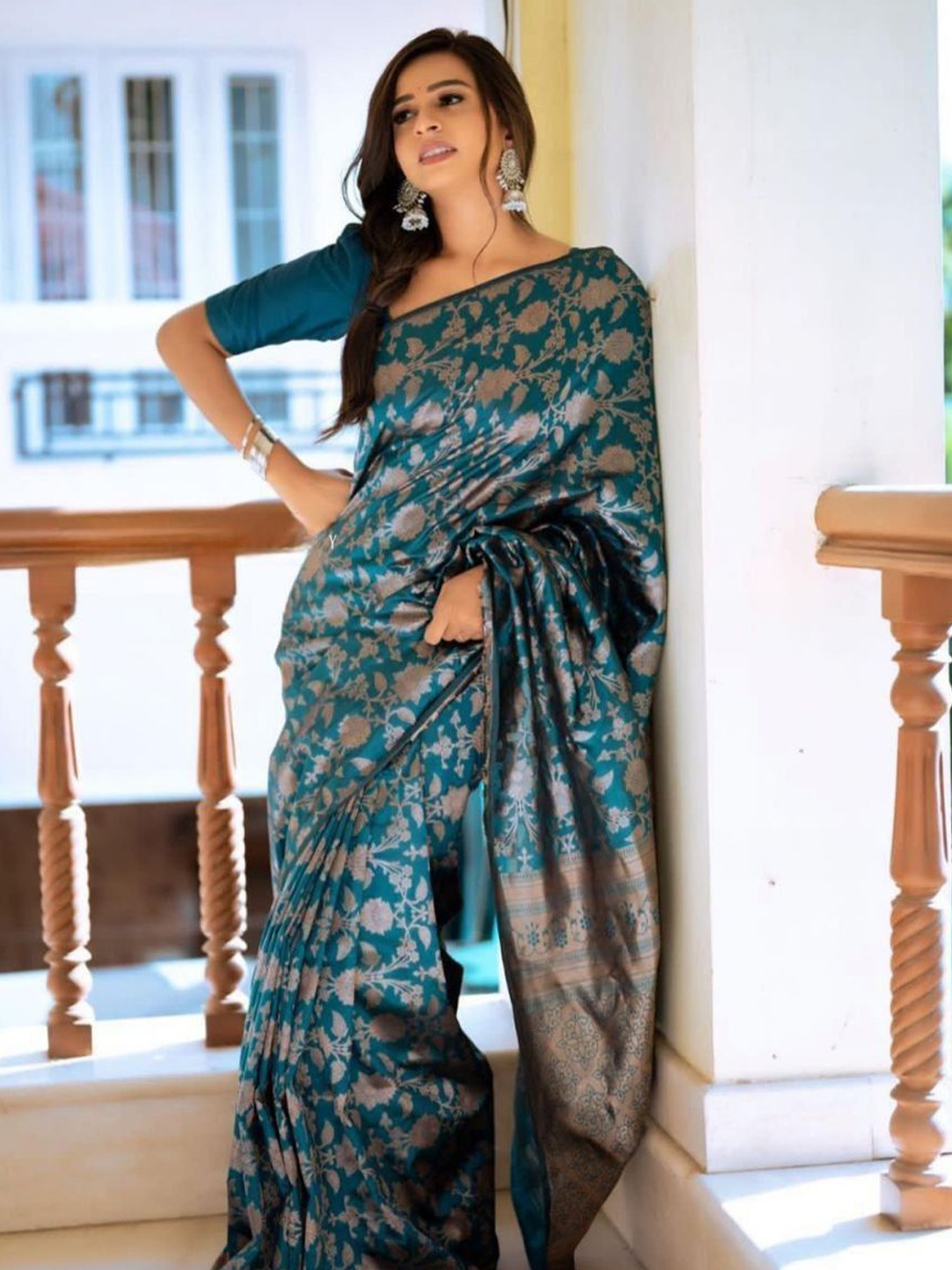 

choiceit Woven Design Zari Pure Silk Saree, Blue