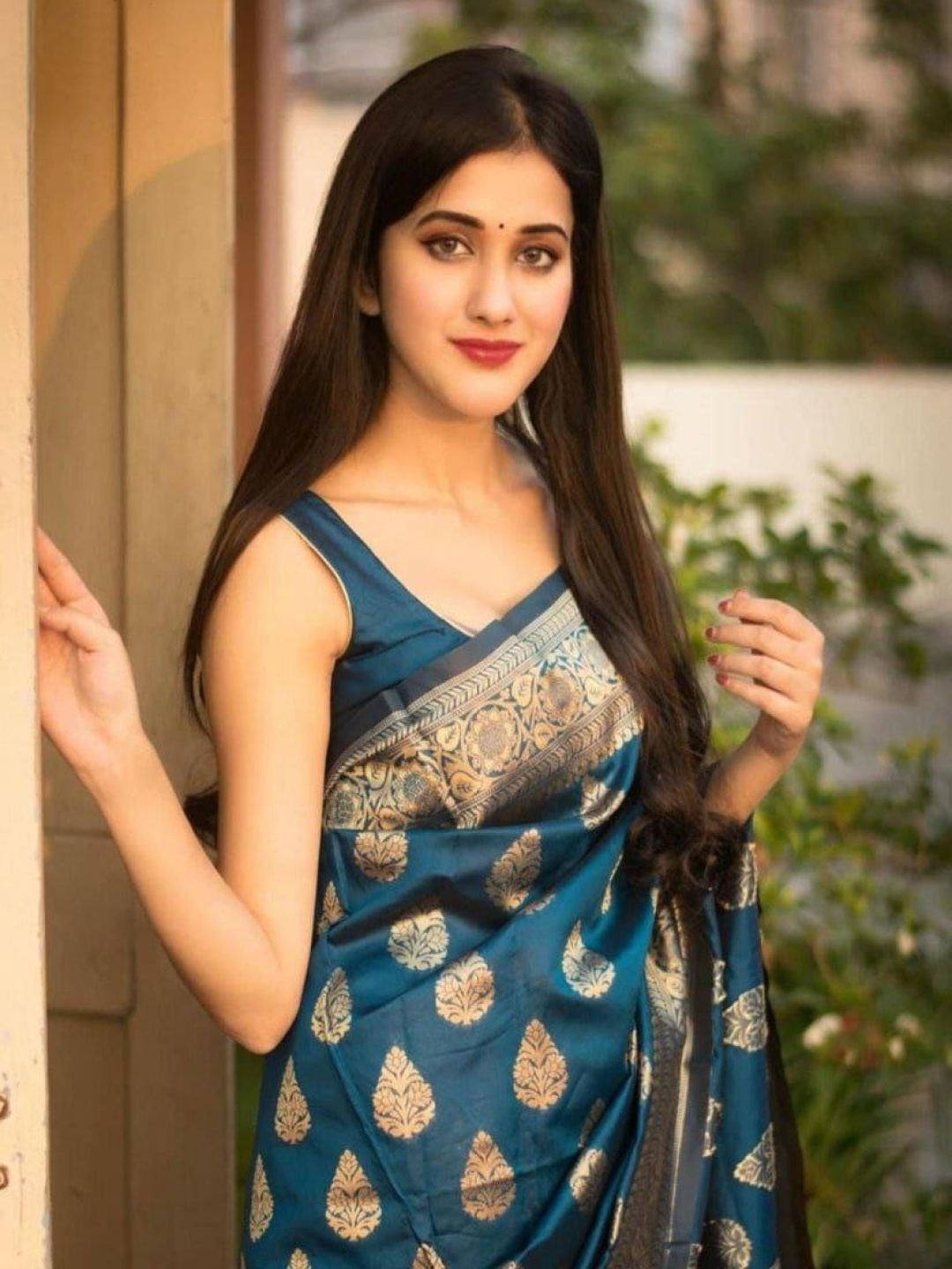 

KALINI Woven Design Zari Jacquard Kanjeevaram Saree, Teal