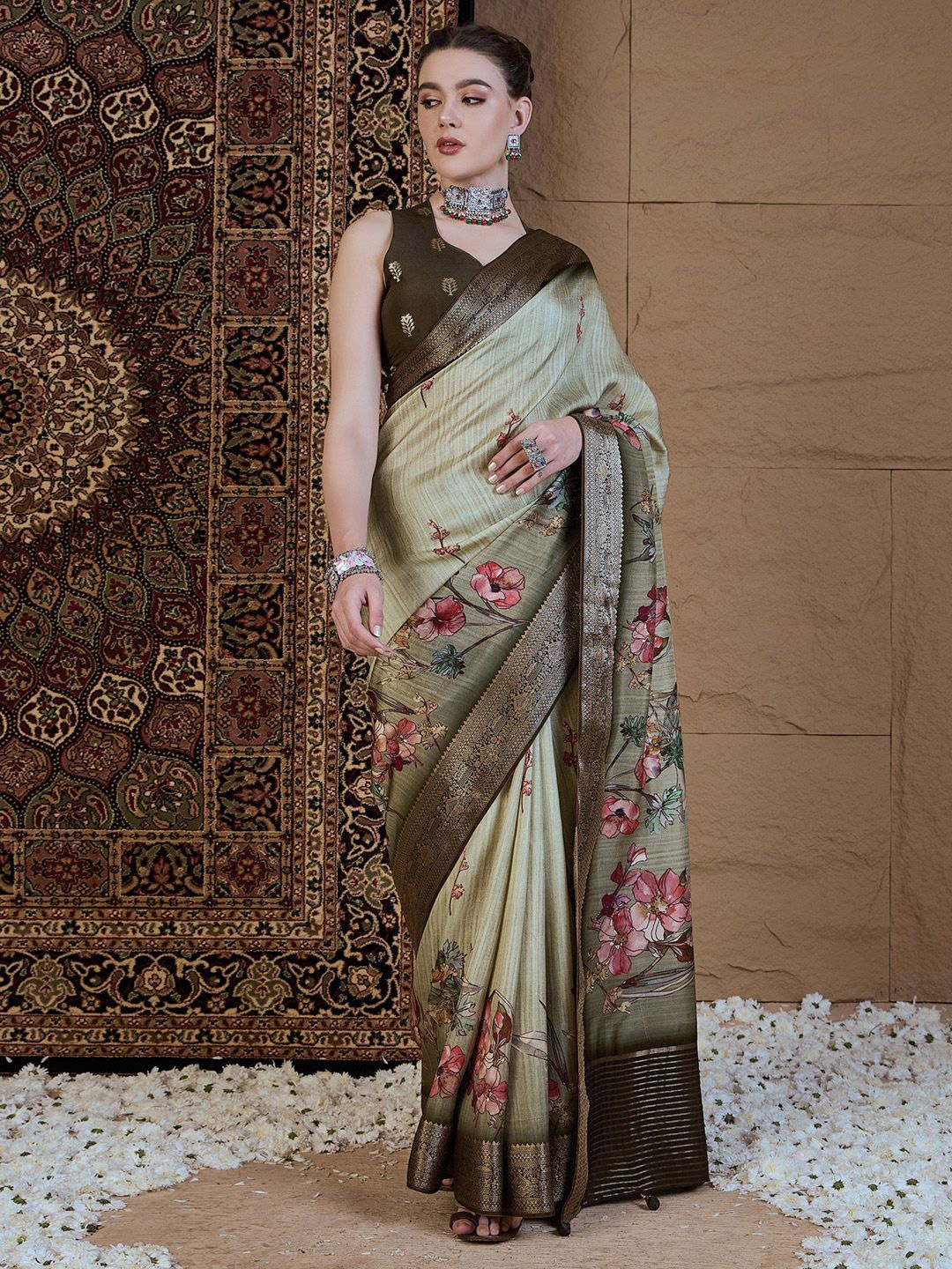 

Anouk Floral Zari Silk Blend Sungudi Saree, Green