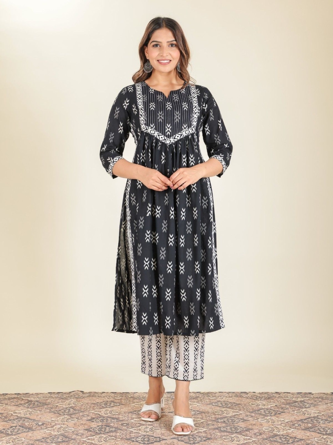 

Aramya Ethnic Motifs Printed Empire Notch Neck Cotton A-Line Kurta, Black