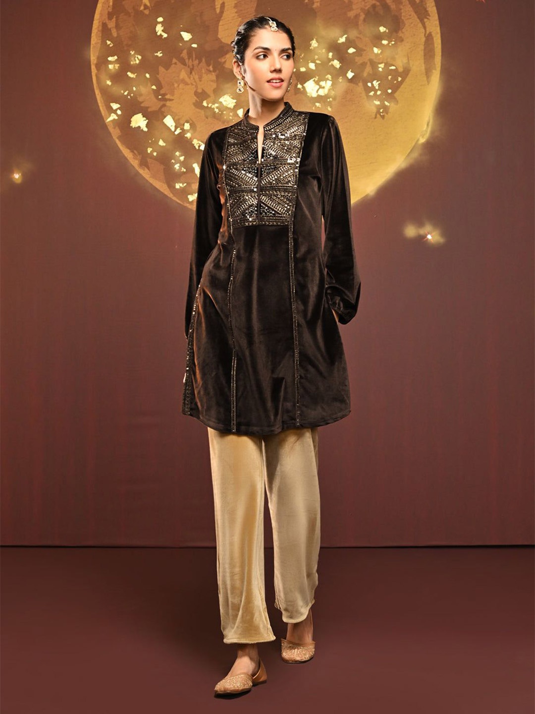 

Lakshita Brown Embroidered Sequinned Mandarin Collar Velvet Kurta for Women