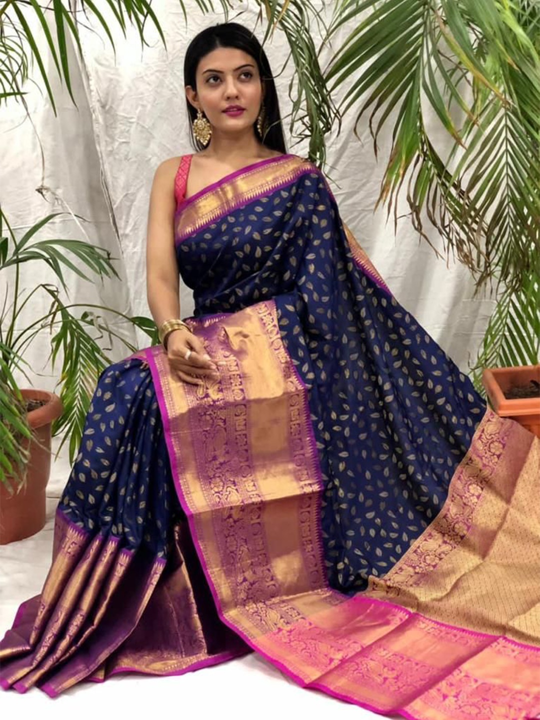 

ZIBLON Woven Design Zari Pure Silk Kanjeevaram Saree, Navy blue