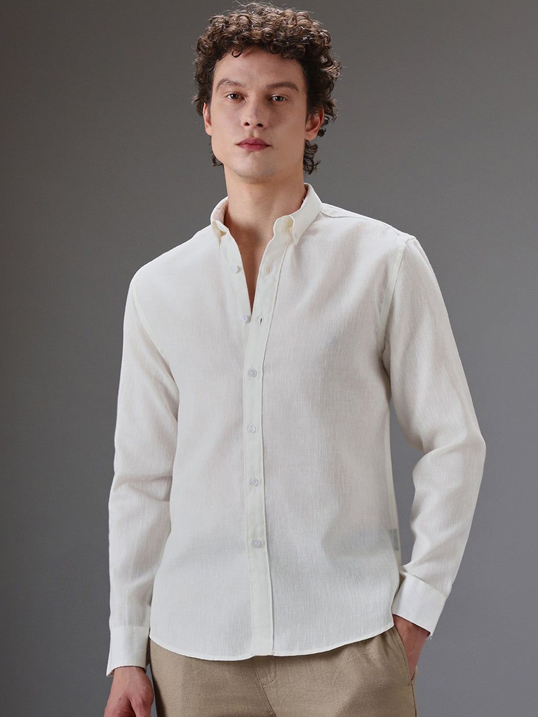

Banana Club Men Classic Slim Fit Opaque Semiformal Shirt, Off white