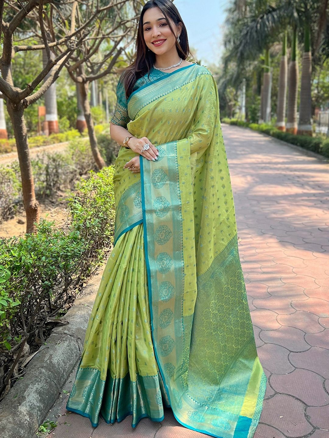 

Suha Art Silk Kanjeevaram Saree, Green