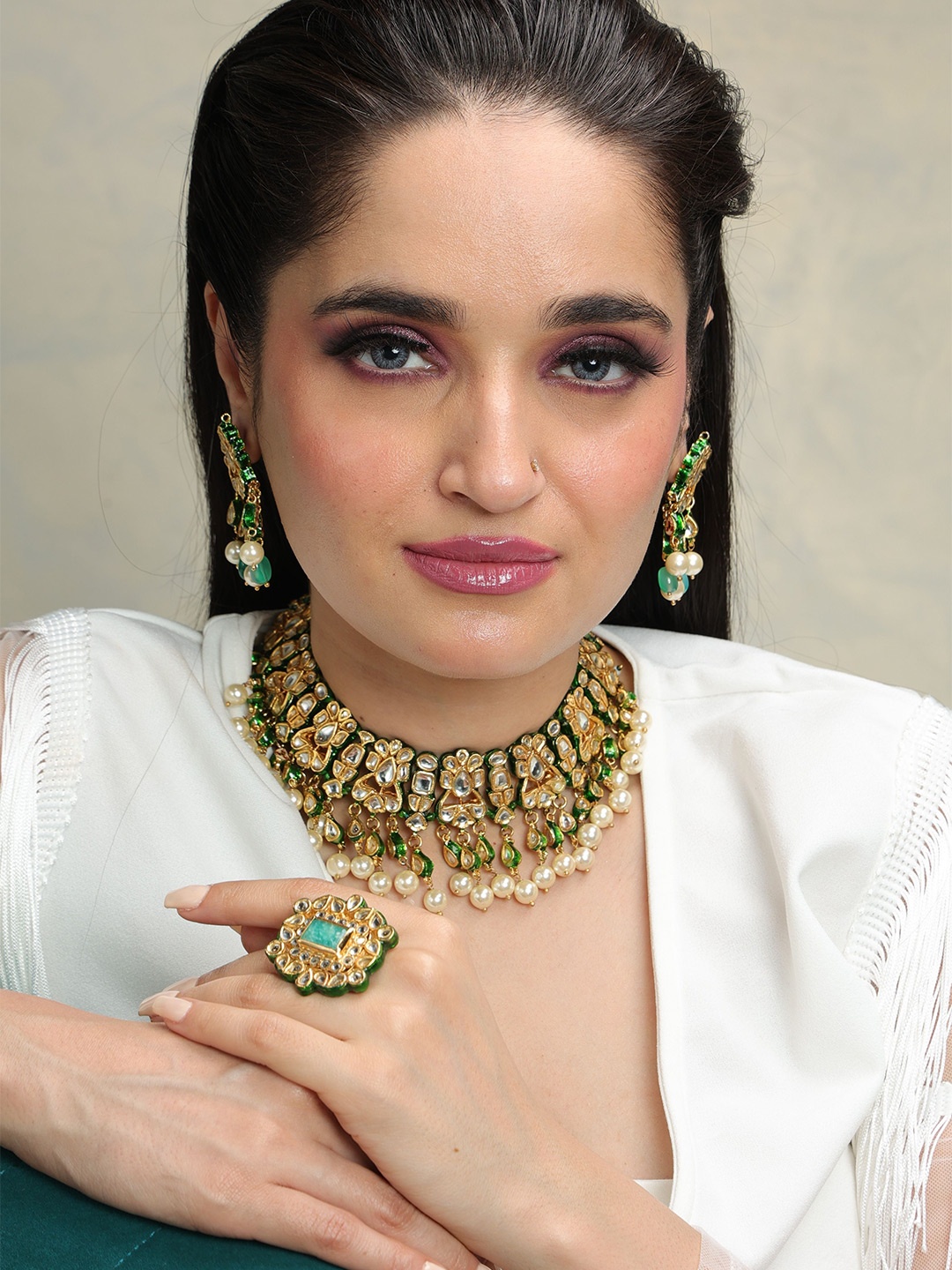 

STYLE DECO Gold-Plated Kundan Stone Studded & Beaded Jewellery Set