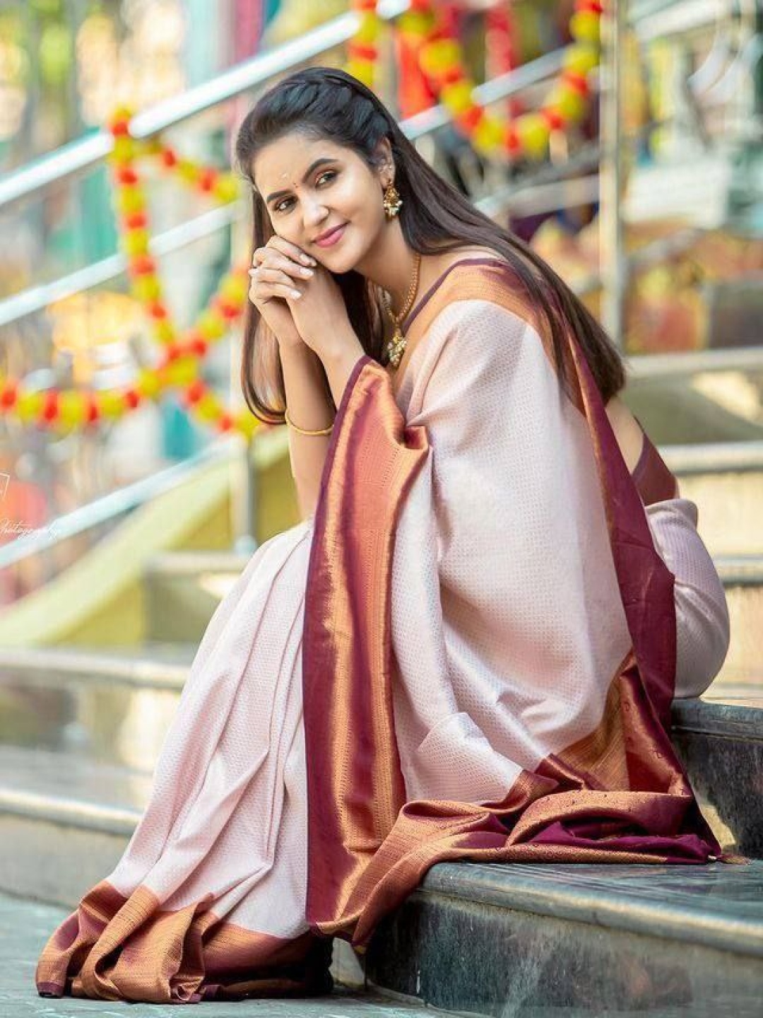 

KALINI Woven Design Zari Pure Silk Banarasi Saree, White