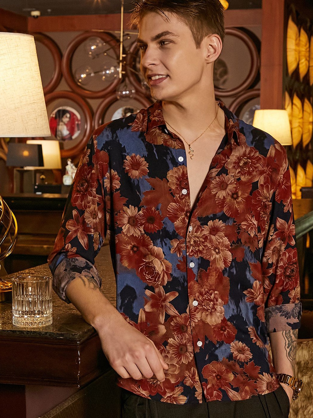

Campus Sutra Men Comfort Fit Spread Collar Floral Printed Casual Shirt, Black