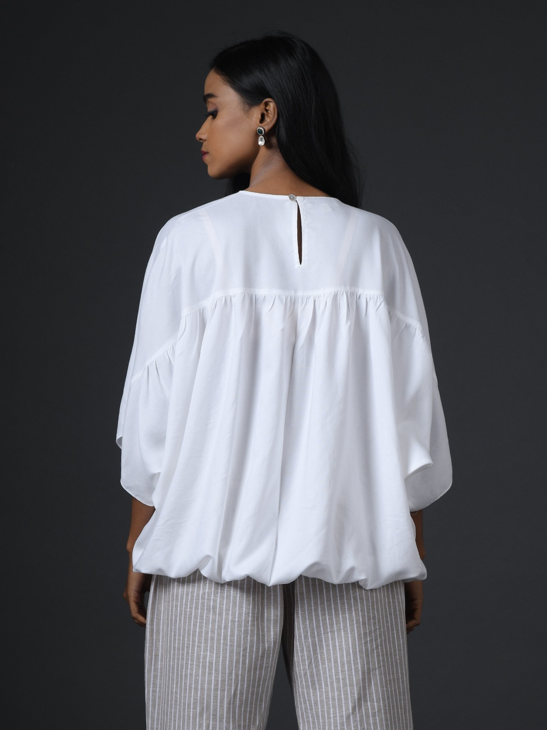 

VASSTRAM Keyhole Neck Kimono Sleeve Satin Blouson Top, White