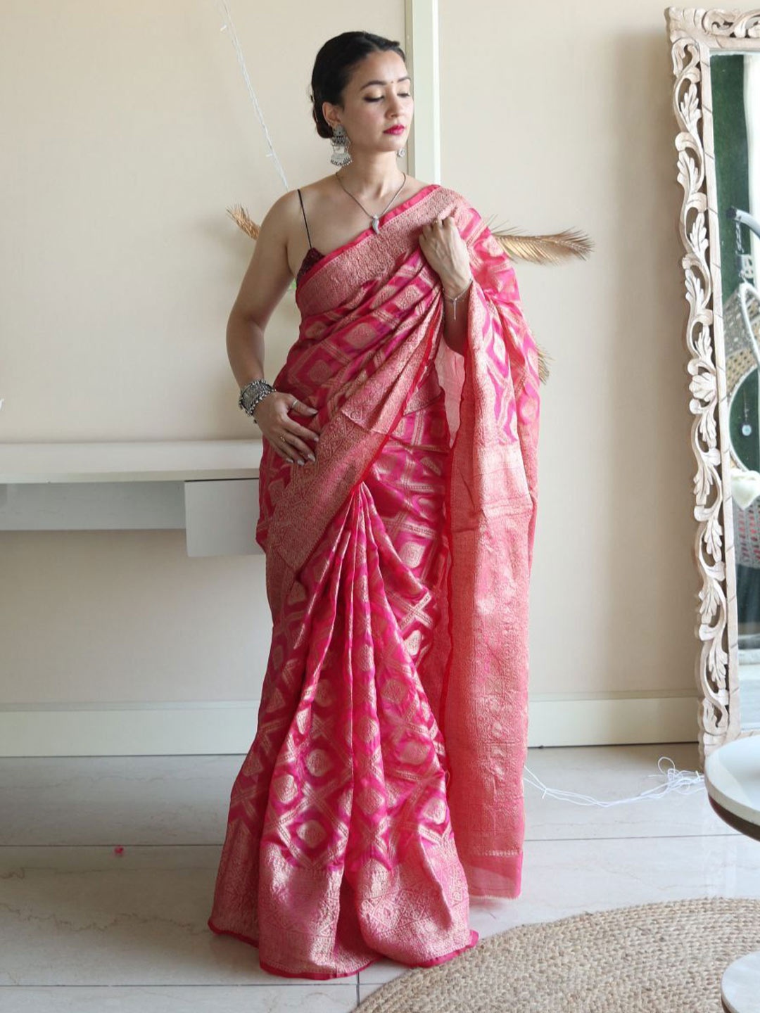 

choiceit Woven Design Zari Pure Silk Saree, Red