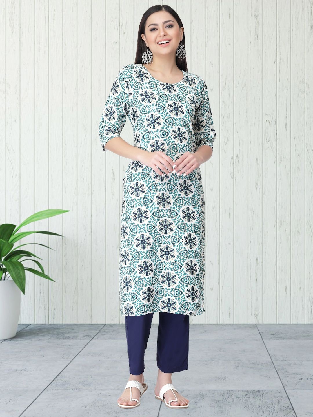 

7Threads Floral Printed Round Neck Straight Kurta With Trouser, White