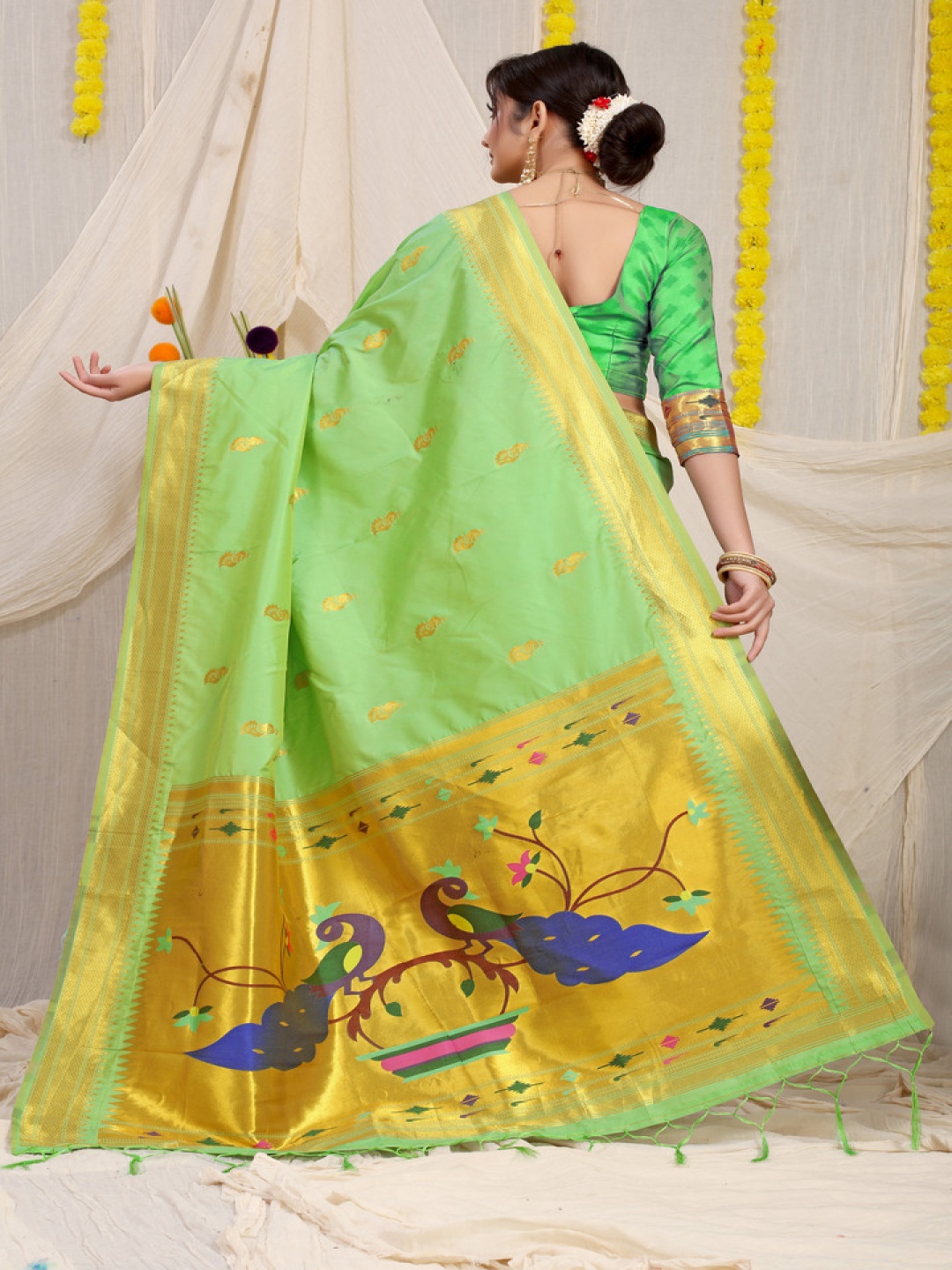 

Kandora Ethnic Motifs Zari Pure Silk Paithani Saree, Green