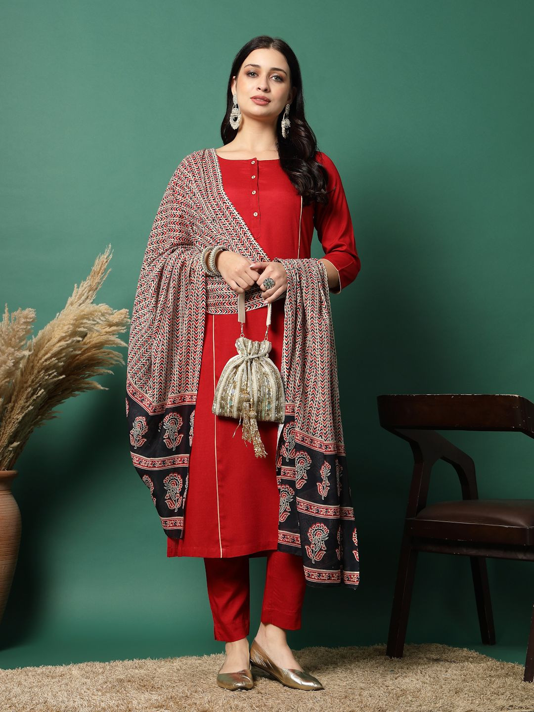 

Sangria Panelled Straight Kurta & Trouser With Printed Dupatta, Red